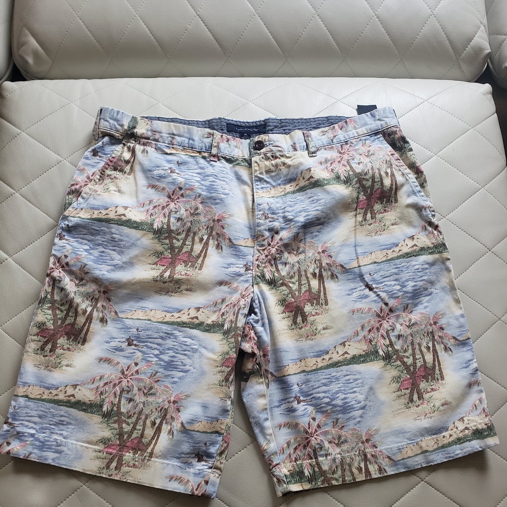 Tropical Print Men Tommy Hilfiger Shorts Size 40